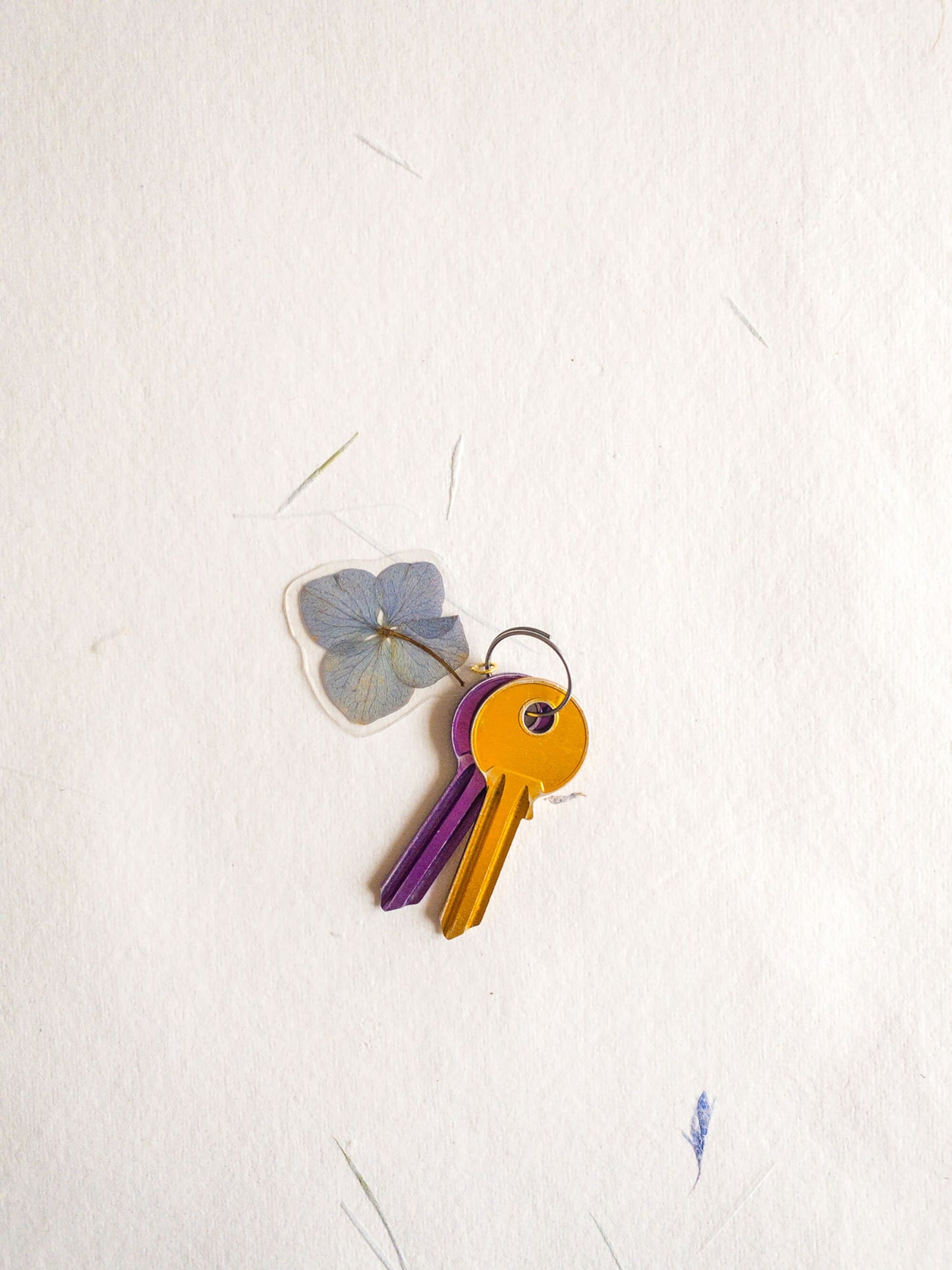 pressed flower keychain, mixed flowers, handmade bookmark, gift, dried flower, fleur séchée , Trousseau de clés