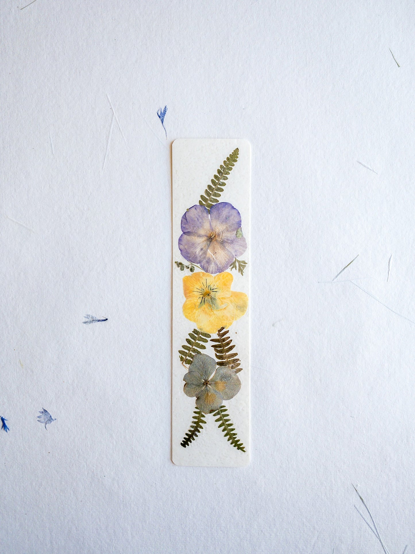pressed flower bookmark, mixed flowers, handmade bookmark, gift, dried flower, fleur séchée , marque page