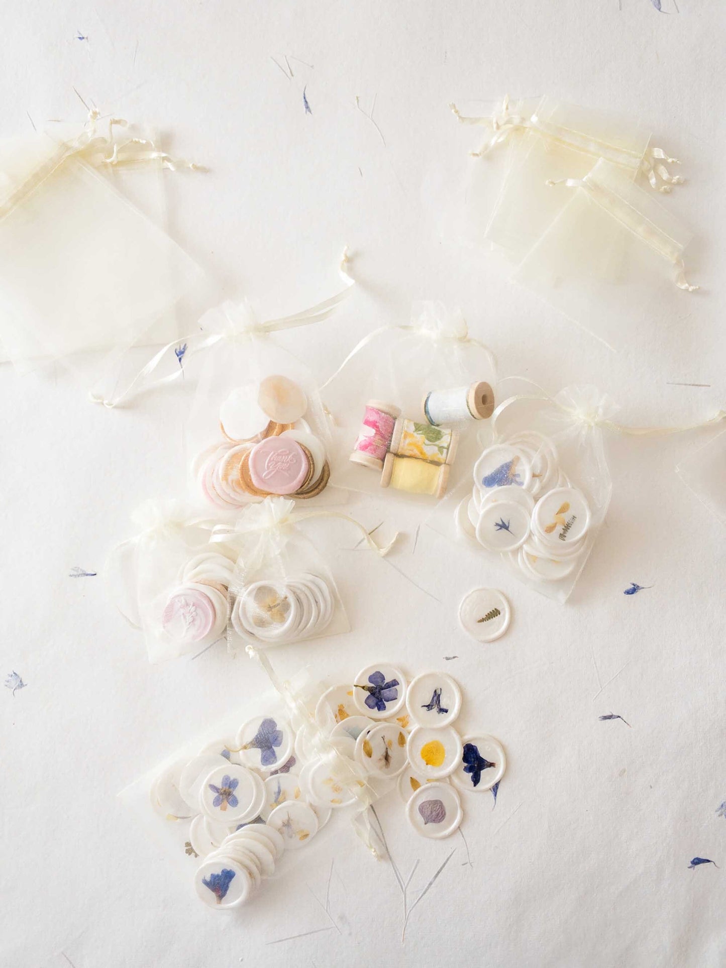 Organza gift bags. warm white Organza sachets for Gifts or jewellery Organza Pouches. Wedding party gift. Bag for wedding favor.