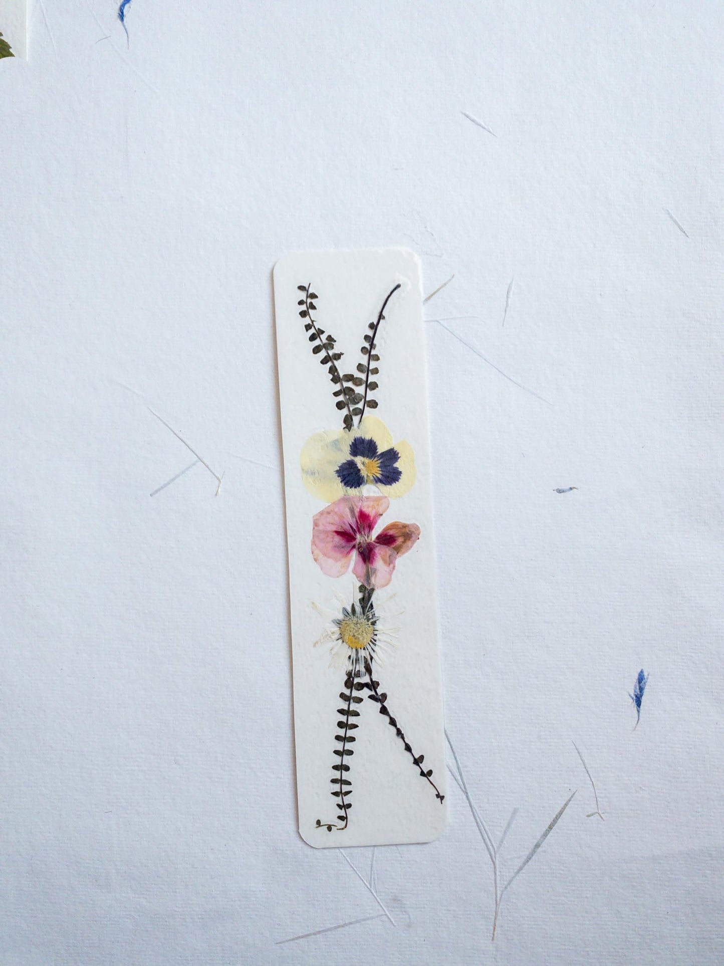 pressed flower bookmark, mixed flowers, handmade bookmark, gift, dried flower, fleur séchée , marque page
