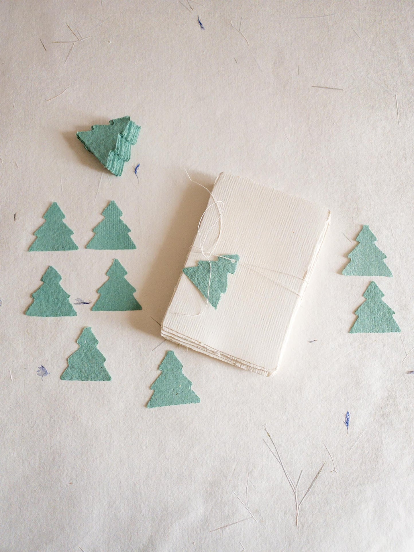 SET OF 10 Christmas Tree gift tags, white tags, Christmas place cards , paper tags, Gift tags, Handmade paper gift tag, , Favor tags,