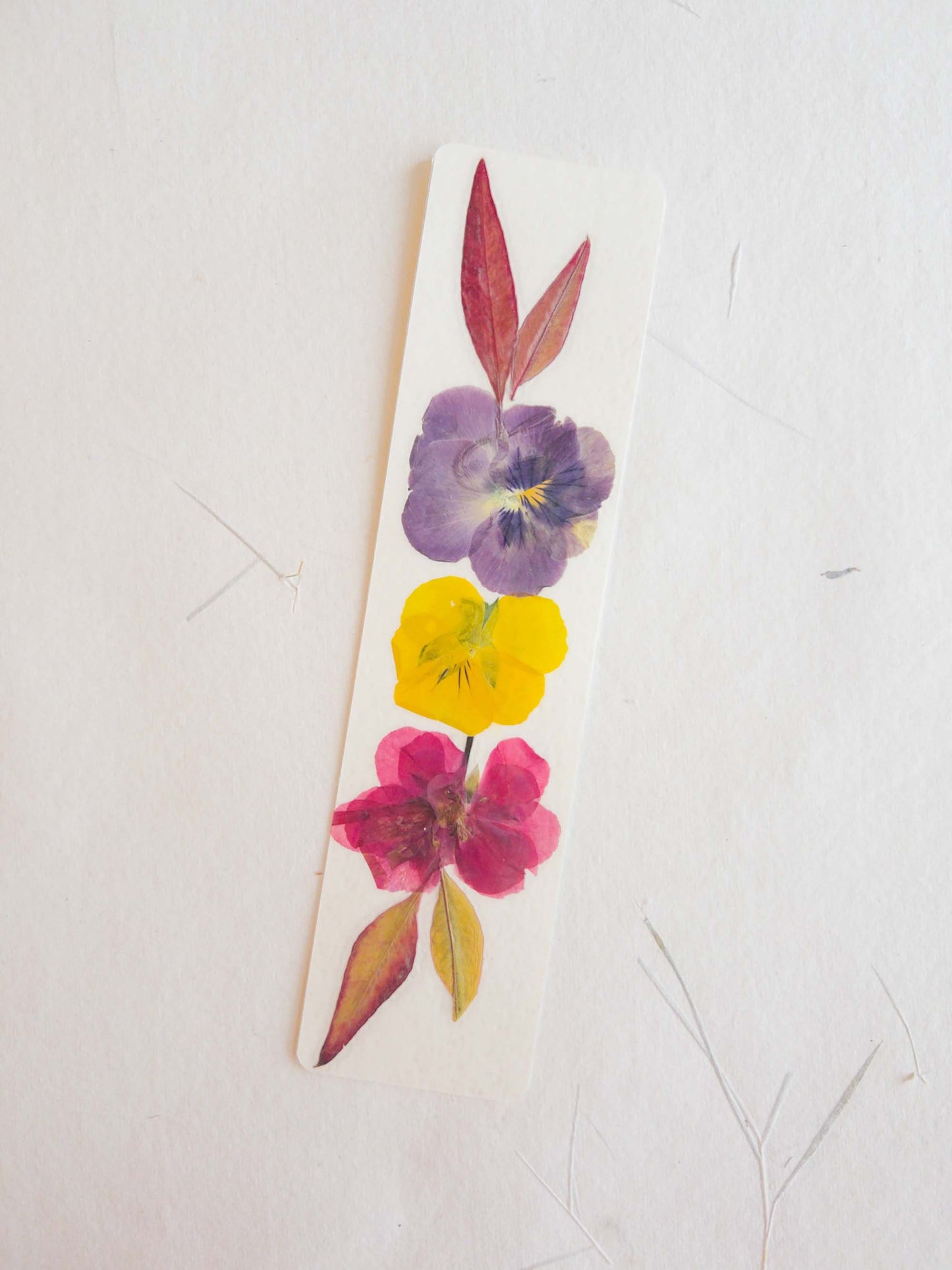 pressed flower bookmark, mixed flowers, handmade bookmark, gift, dried flower, fleur séchée , marque page