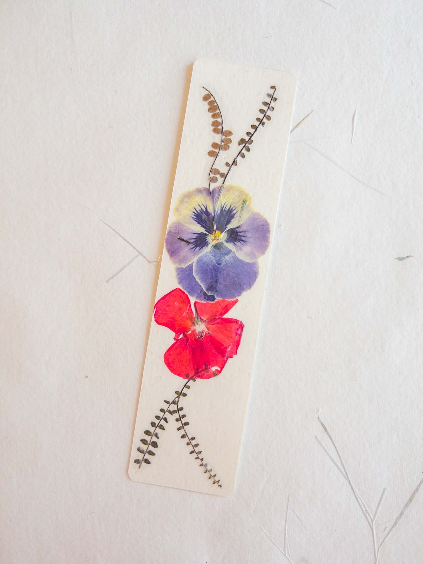 pressed flower bookmark, mixed flowers, handmade bookmark, gift, dried flower, fleur séchée , marque page