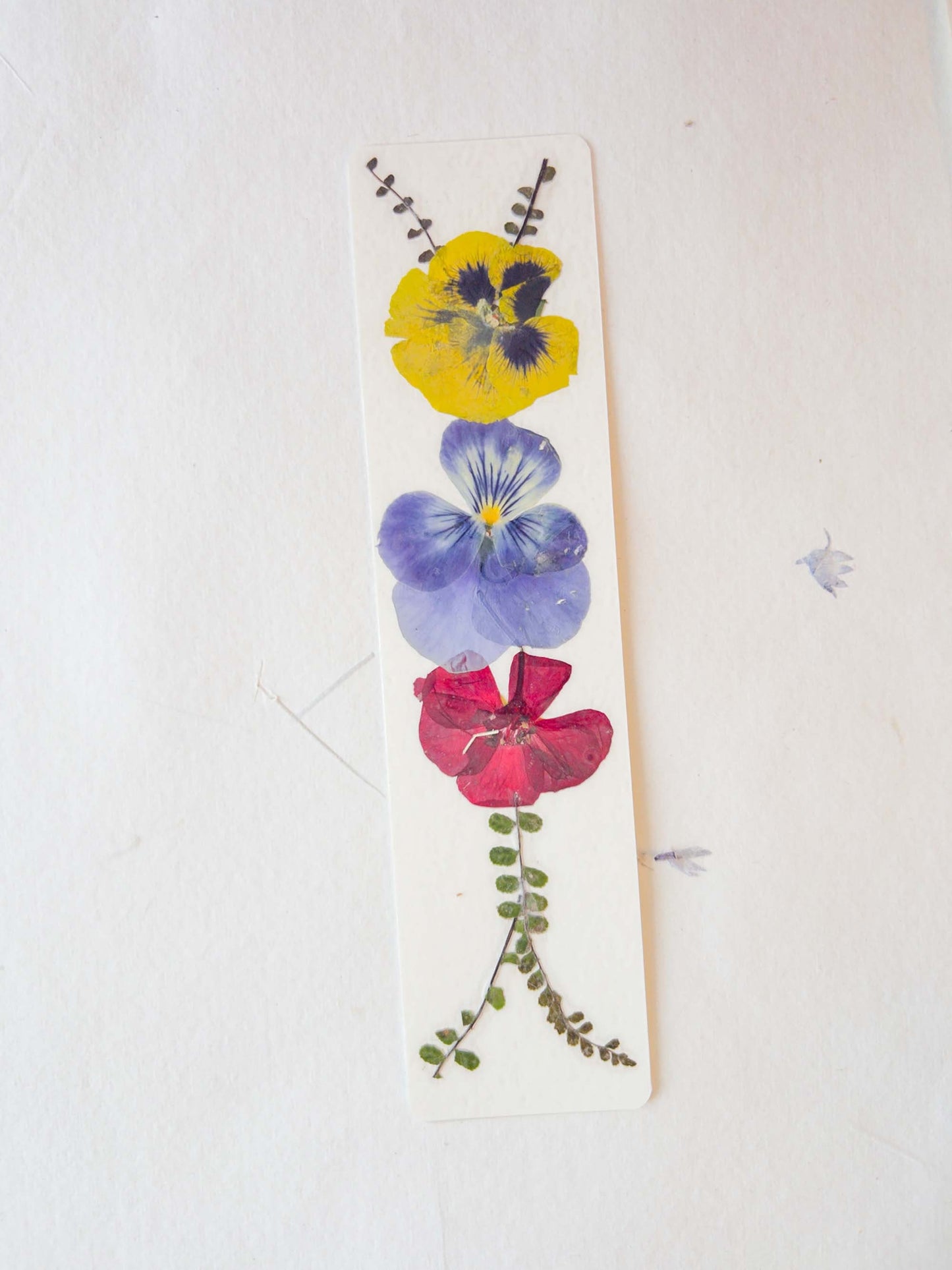 pressed flower bookmark, mixed flowers, handmade bookmark, gift, dried flower, fleur séchée , marque page