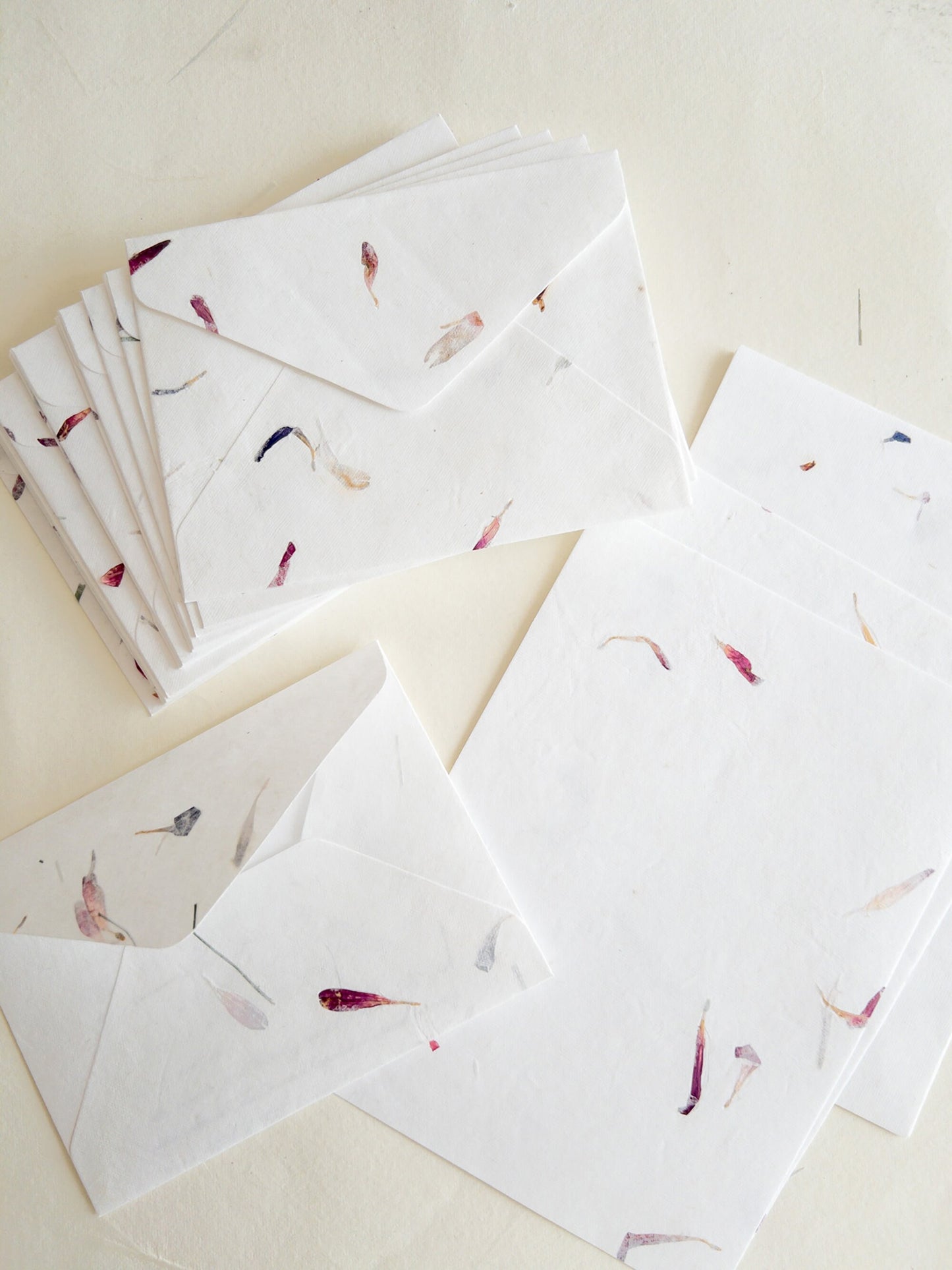 Set of 5 AsterFlower Handmade Paper with Envelop