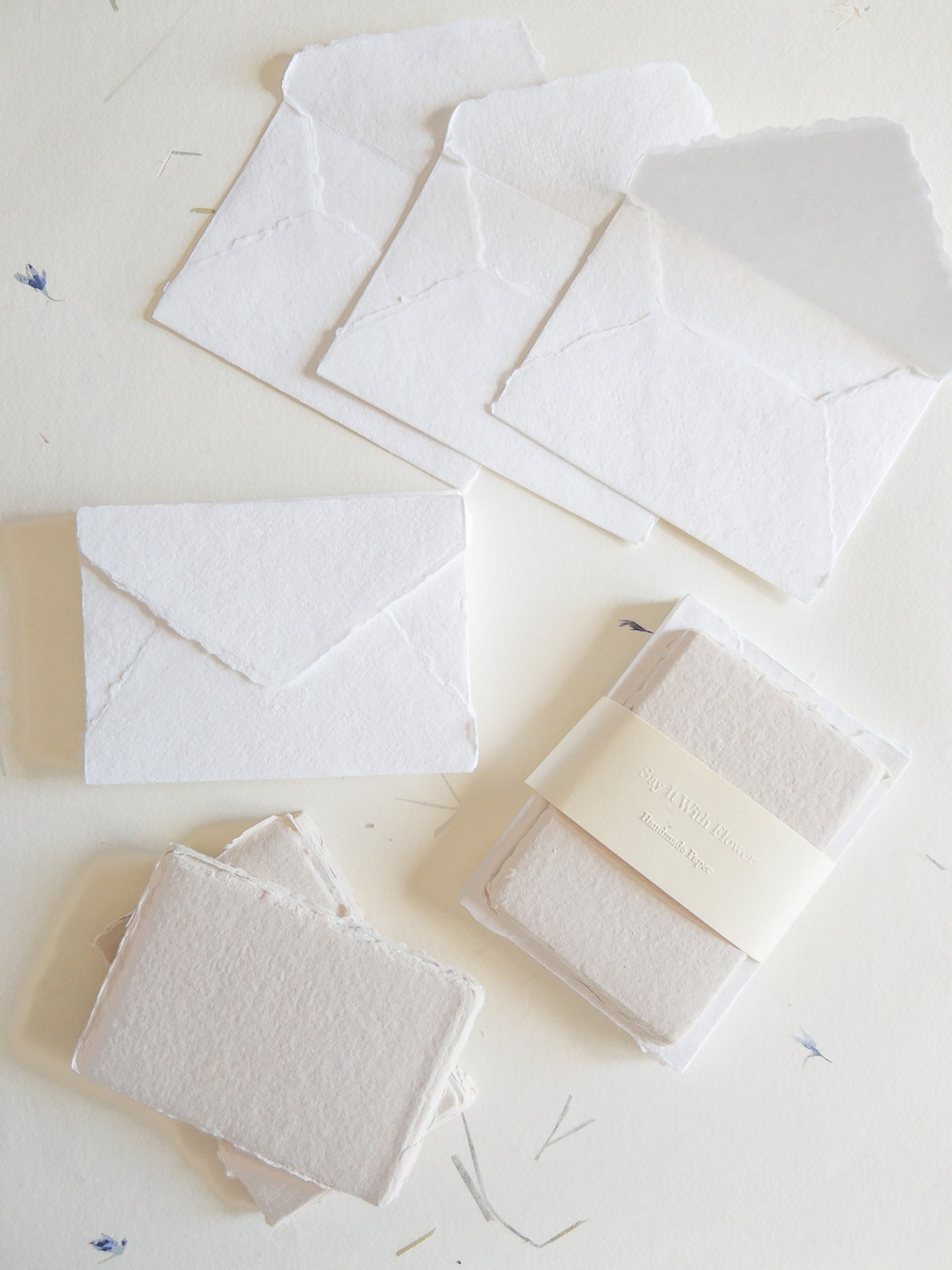 4Bar Beige paper and envelope set