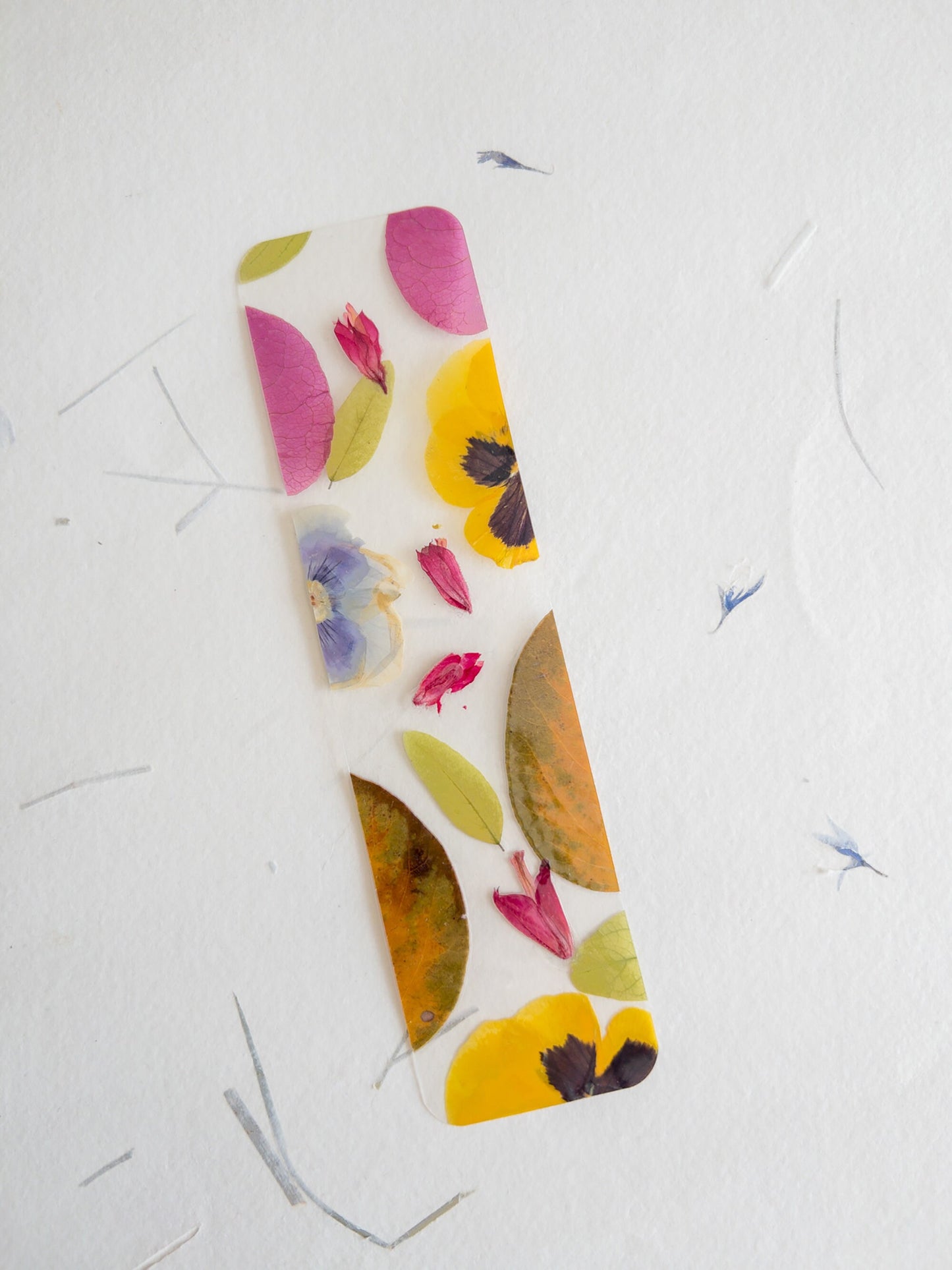 pressed flower bookmark, mixed flowers, handmade bookmark, gift, dried flower, fleur séchée , marque page