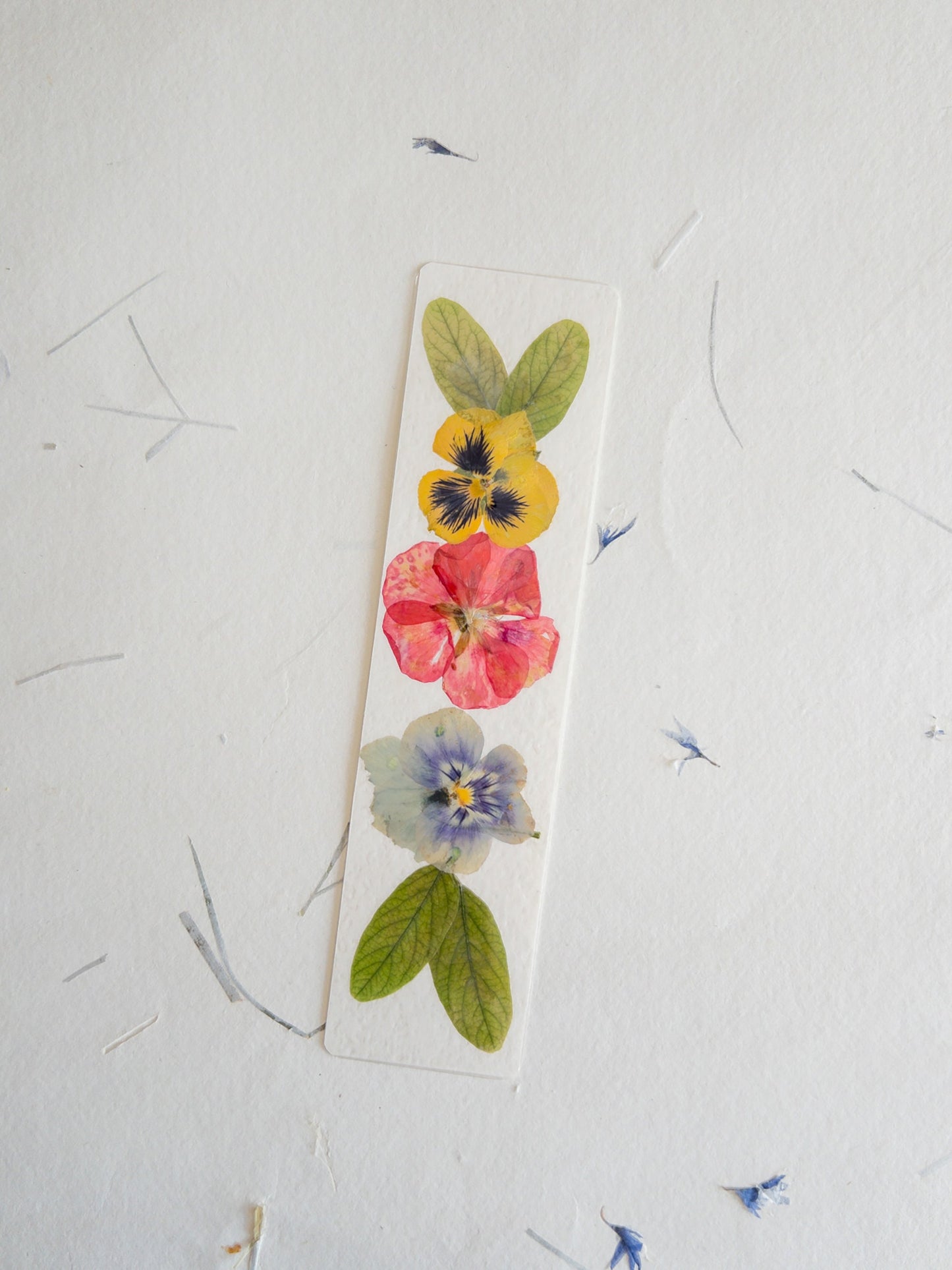 pressed flower bookmark, mixed flowers, handmade bookmark, gift, dried flower, fleur séchée , marque page