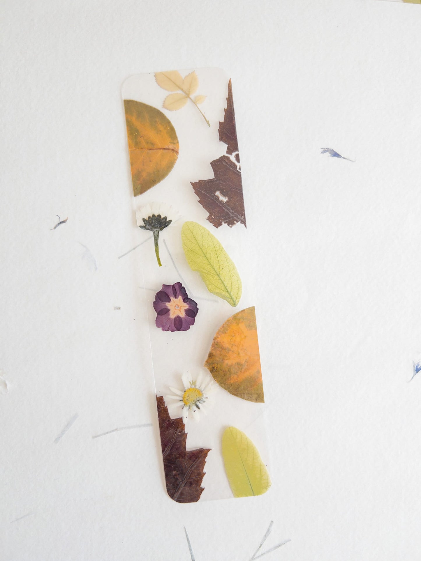 pressed flower bookmark, mixed flowers, handmade bookmark, gift, dried flower, fleur séchée , marque page