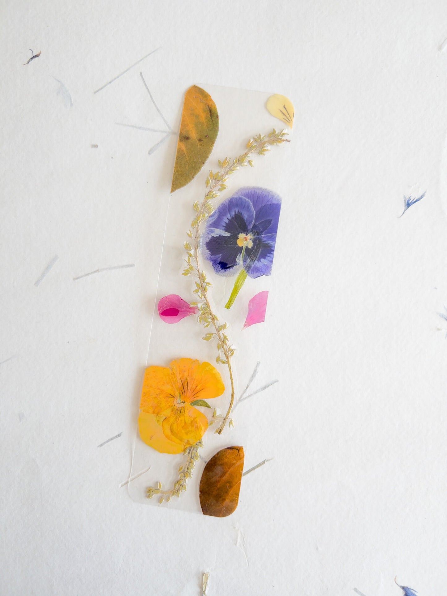 pressed flower bookmark, mixed flowers, handmade bookmark, gift, dried flower, fleur séchée , marque page