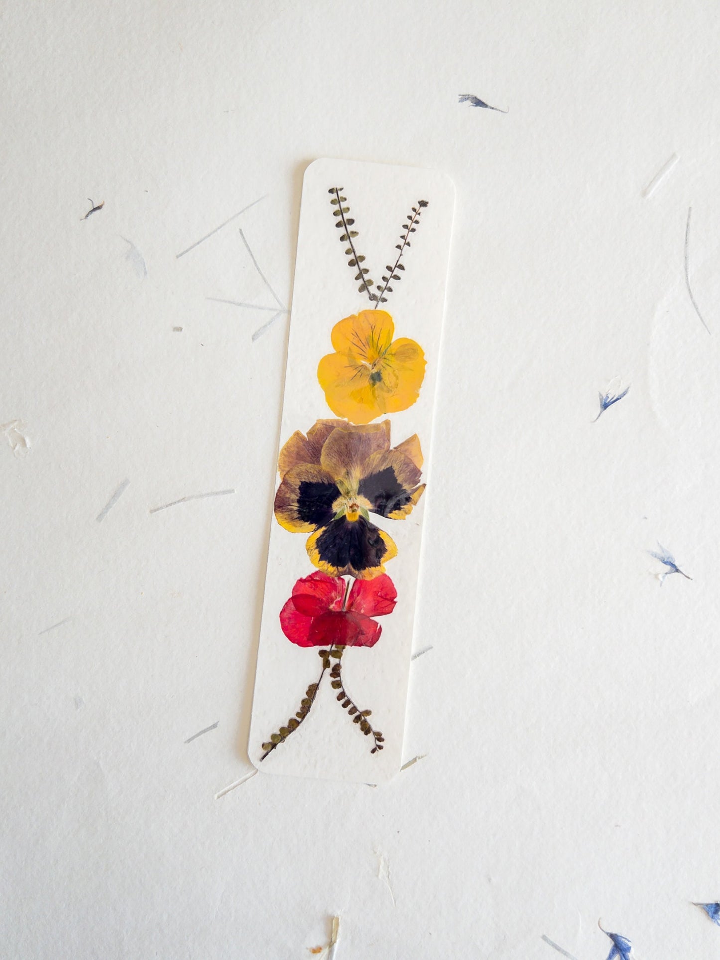 pressed flower bookmark, mixed flowers, handmade bookmark, gift, dried flower, fleur séchée , marque page