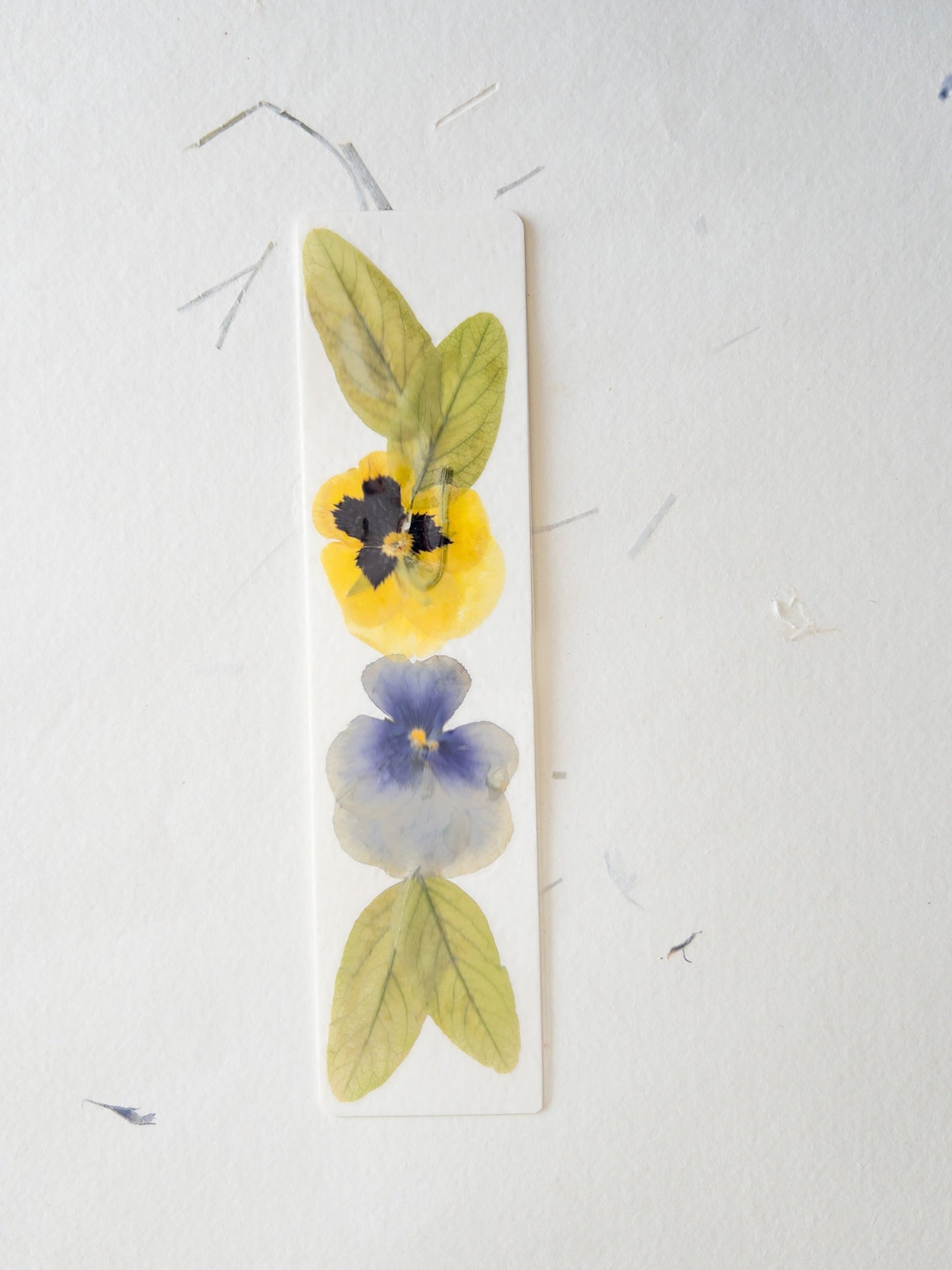 pressed flower bookmark, mixed flowers, handmade bookmark, gift, dried flower, fleur séchée , marque page