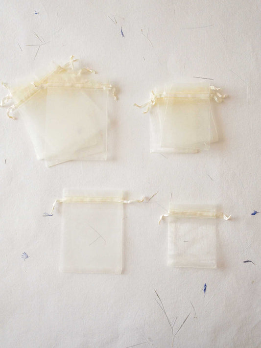 Organza gift bags. warm white Organza sachets for Gifts or jewellery Organza Pouches. Wedding party gift. Bag for wedding favor.