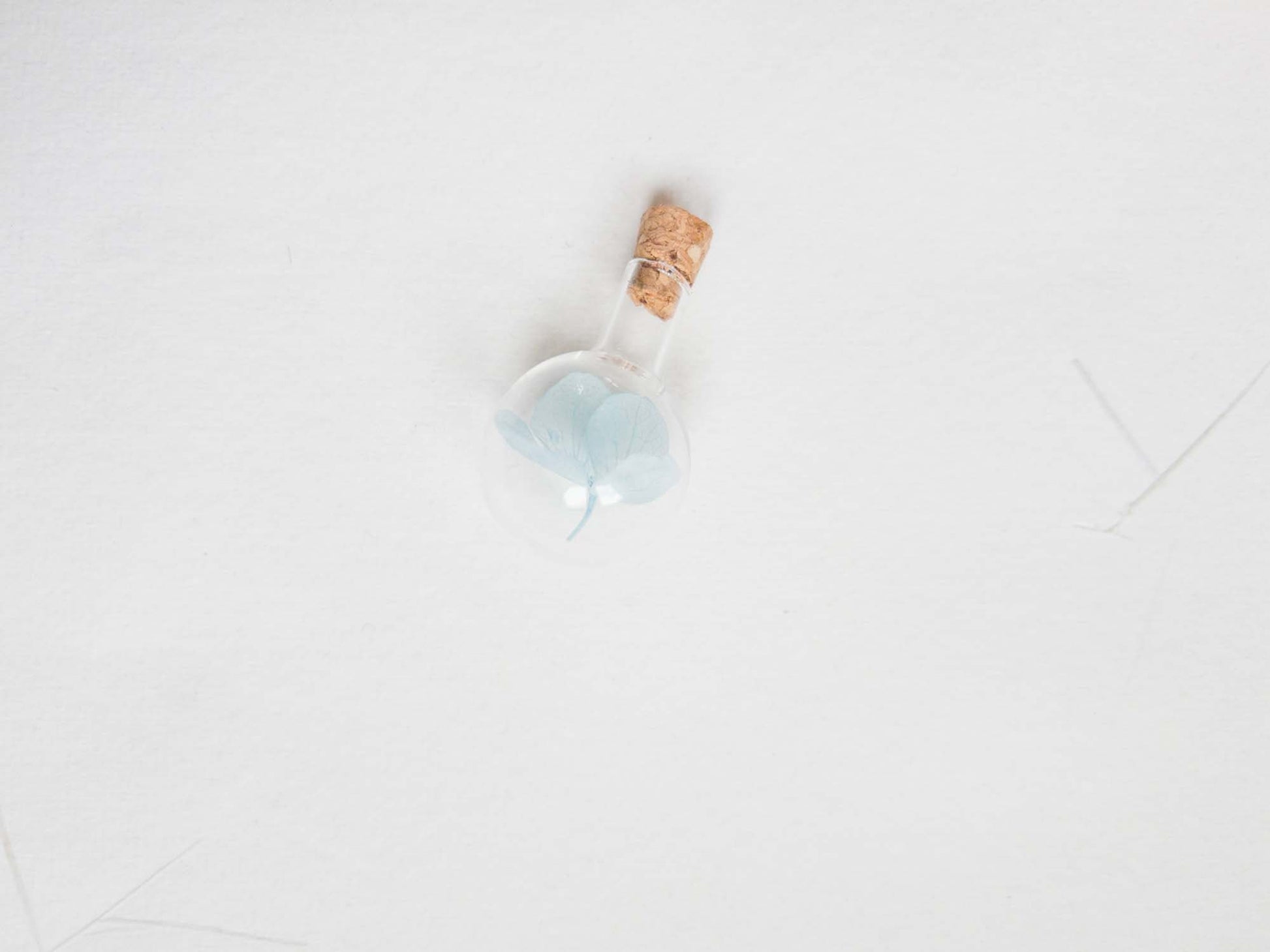 Heart and Round Glass bottle of dried flowers, mixed flowers, dried flowers in a bottle ,Wedding gift, dried flower, fleur séchée ,
