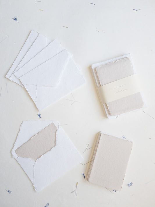 4Bar Beige paper and envelope set