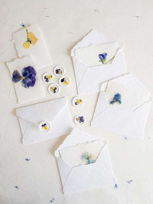 Pansy Pressed flower card, pressed flower stationary ,violet Invitation Paper, Calligraphy Paper, Papier Fait Main, handmade envelope