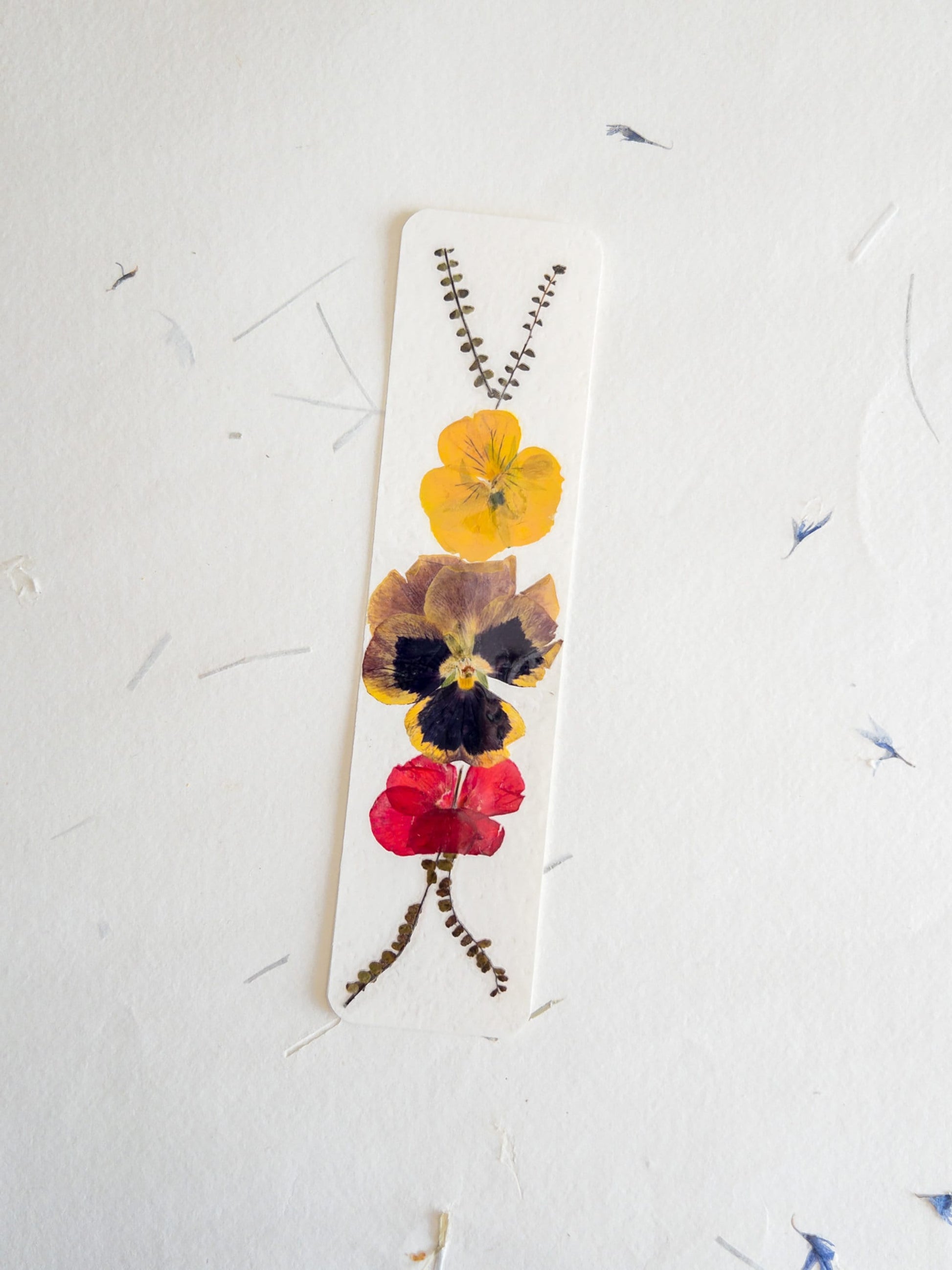 pressed flower bookmark, mixed flowers, handmade bookmark, gift, dried flower, fleur séchée , marque page