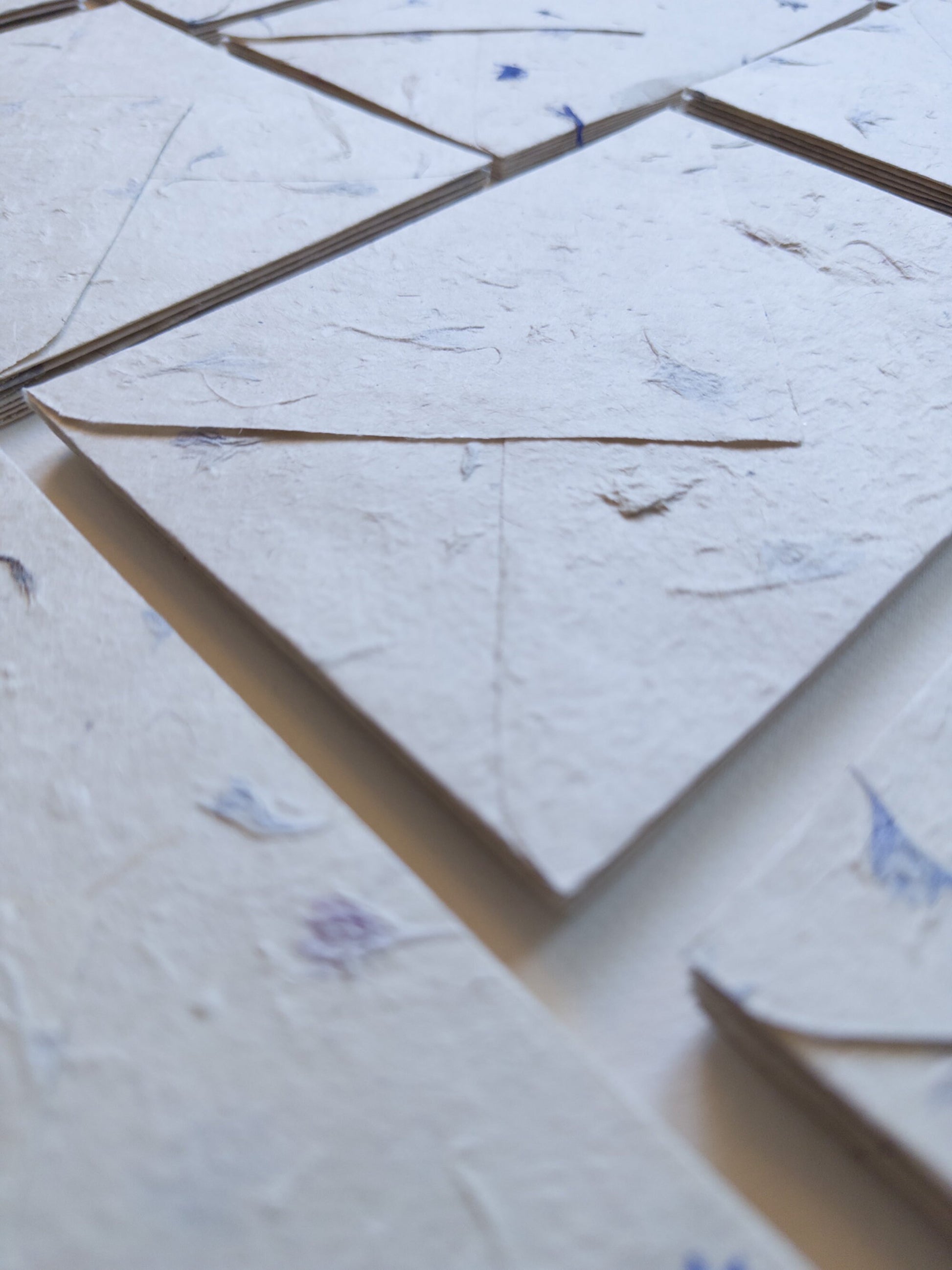 Corn Flower paper SET OF FIVE Handmade paper with Envelop, pressed flower paper 5x7 paper, A6 paper, Invitation Paper, Papier Fait Main