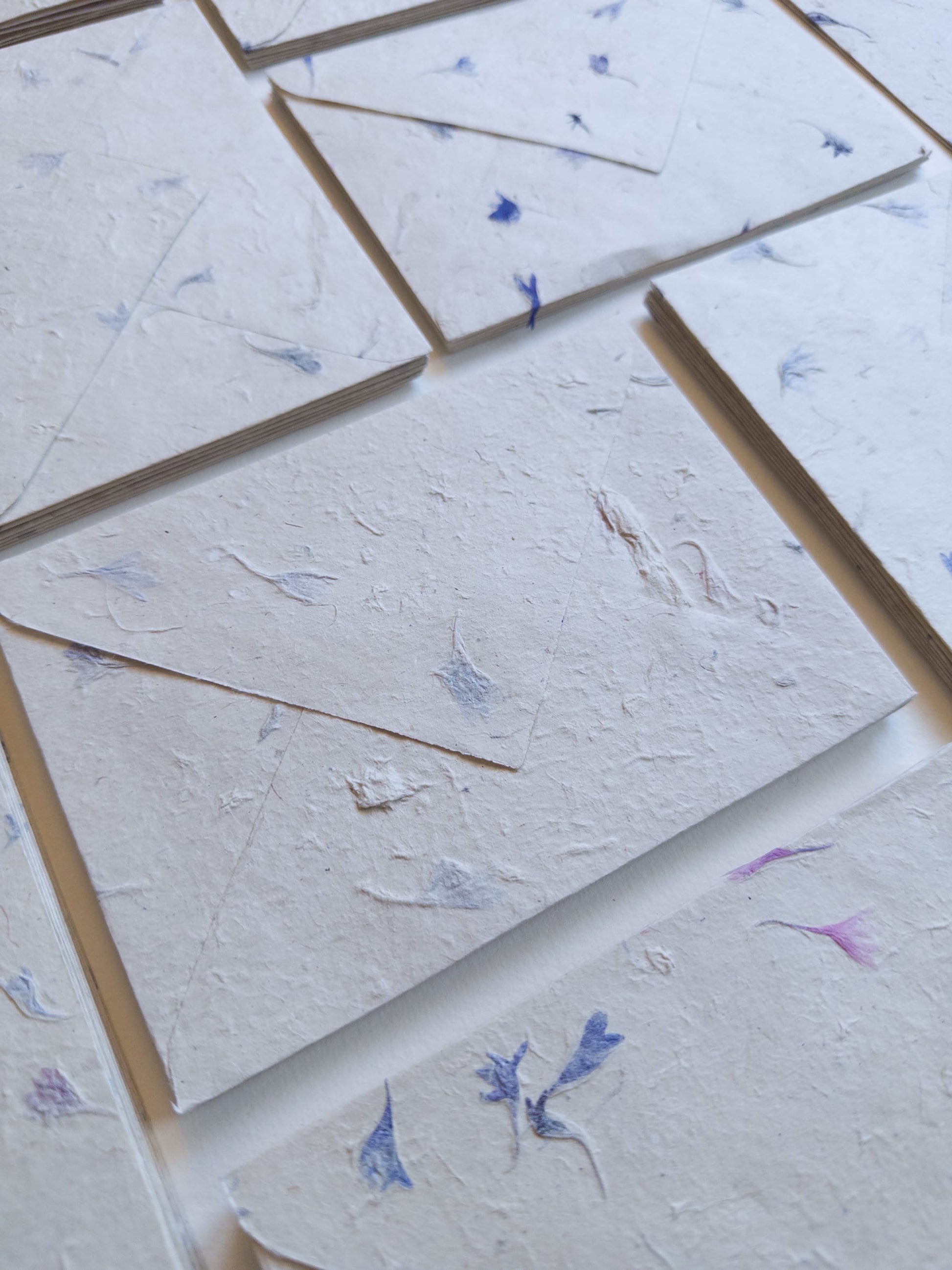 Corn Flower paper SET OF FIVE Handmade paper with Envelop, pressed flower paper 5x7 paper, A6 paper, Invitation Paper, Papier Fait Main