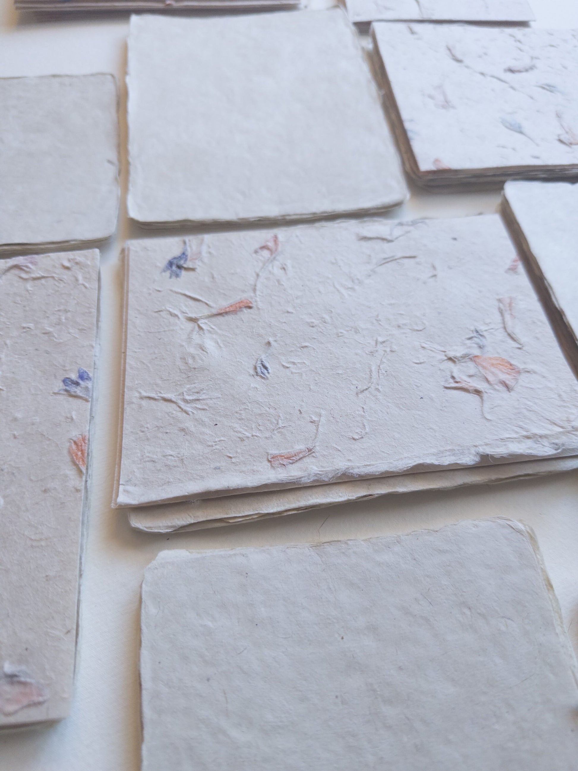 Corn Flower paper SET OF FIVE Handmade paper with Envelop, pressed flower paper 5x7 paper, A6 paper, Invitation Paper, Papier Fait Main