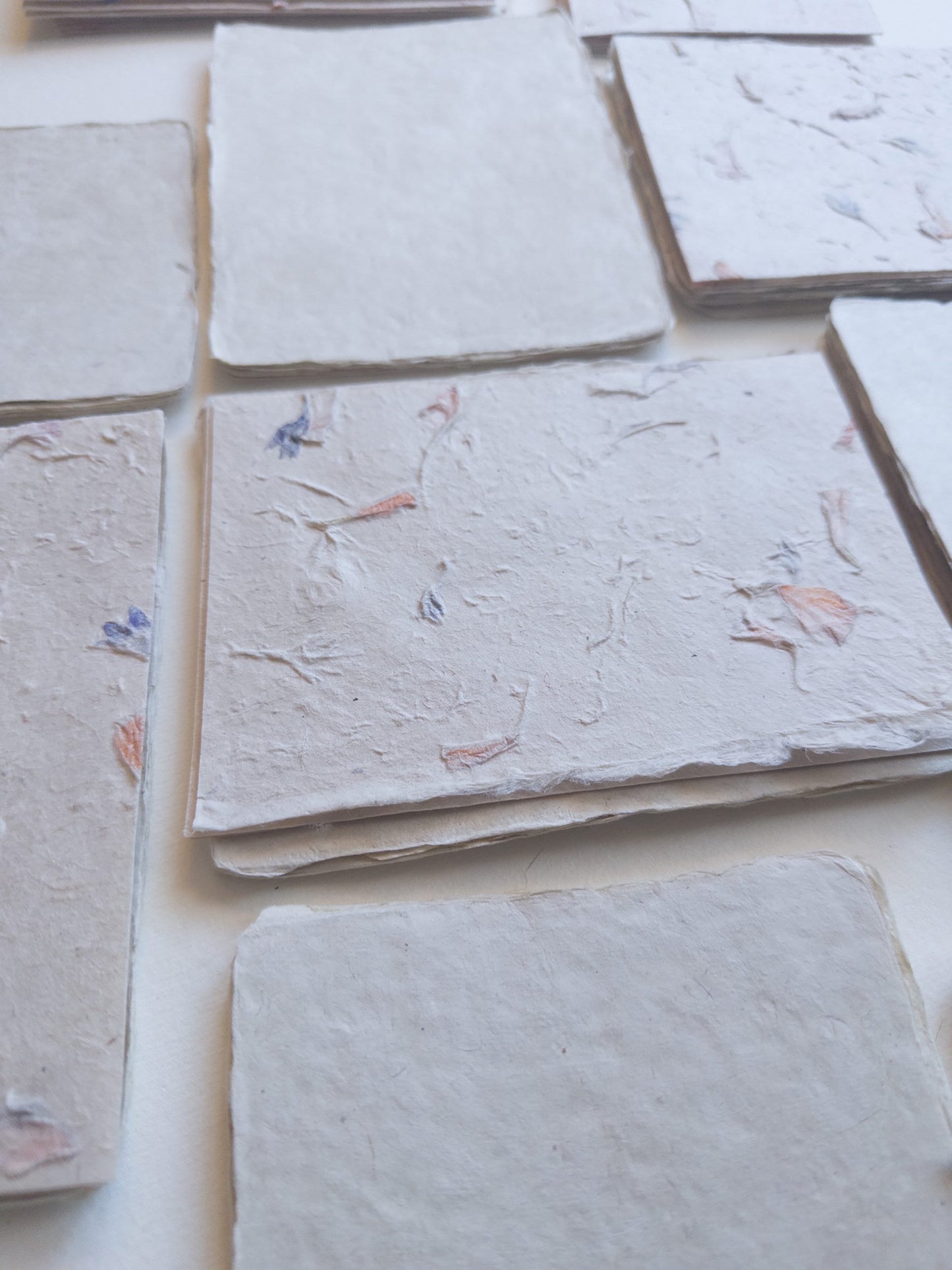 Marigold paper SET OF FIVE Handmade paper with Envelop, pressed flower paper 5x7 paper, A6 paper, Invitation Paper, Papier Fait Main