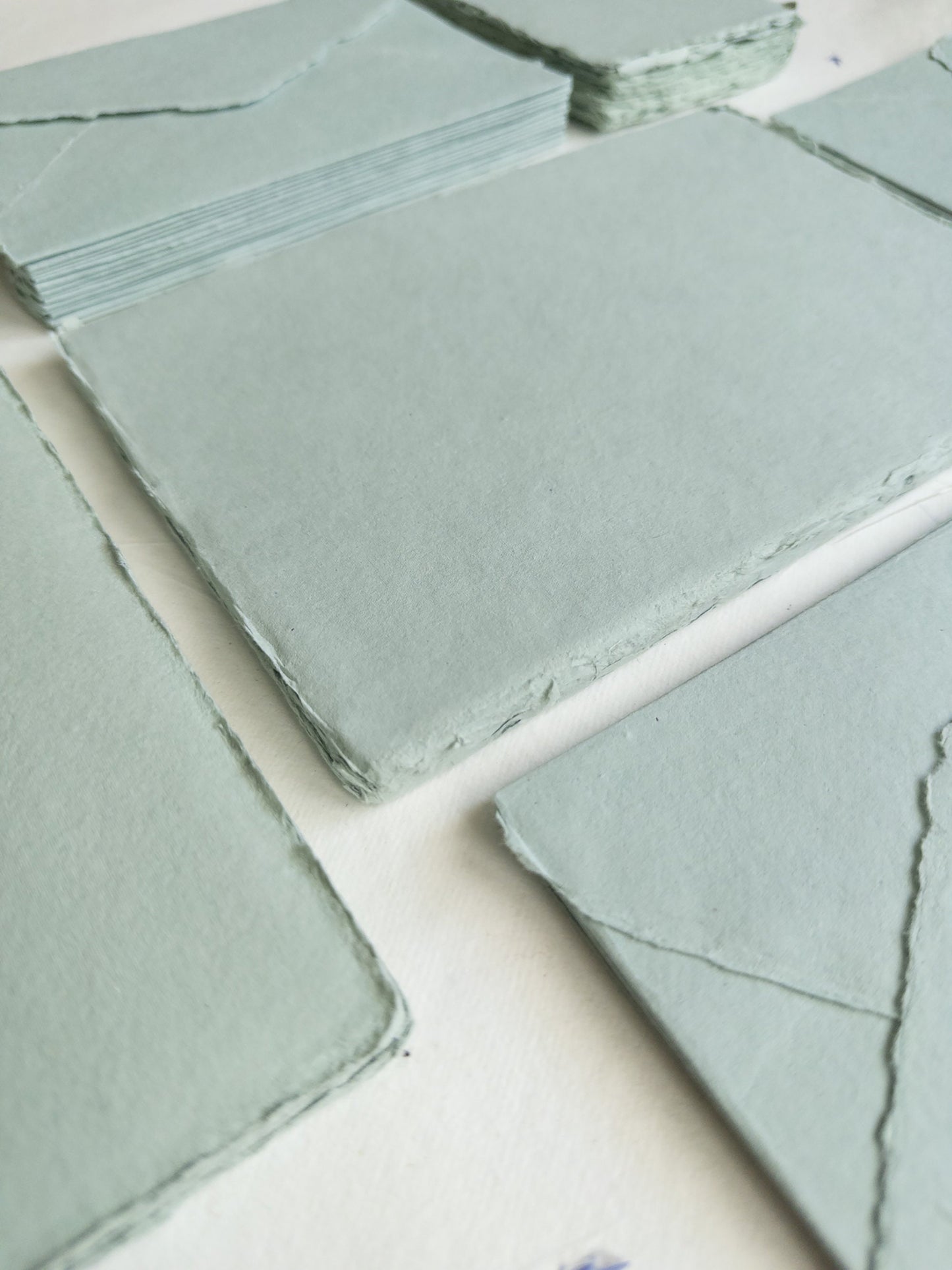 Pack of 10 Assorted sizes Succulent DECKLE EDGE Paper, Sage green Handmade envelope, Handmade Cotton Rag Envelopes, papier coton