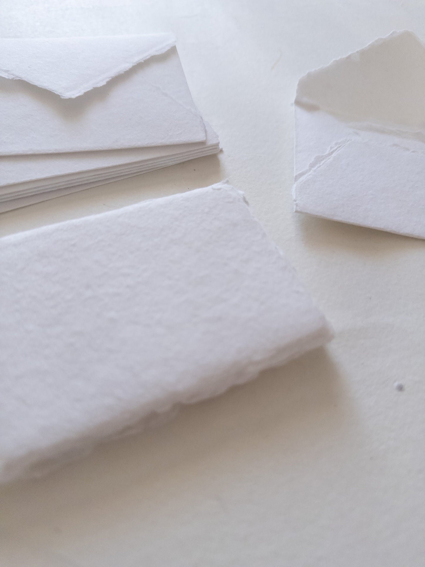 Pack of 10 Assorted sizes WHITE DECKLE EDGE Paper, multiple sizes Handmade paper and envelope, Handmade Cotton Rag Envelopes, papier coton