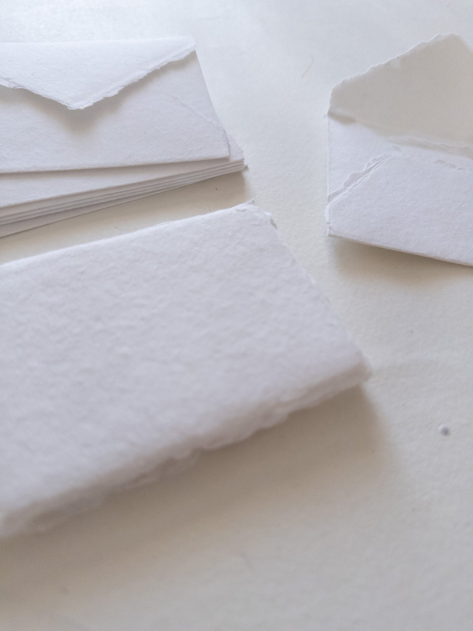 Pack of 10 Assorted sizes WHITE DECKLE EDGE Paper, multiple sizes Handmade paper and envelope, Handmade Cotton Rag Envelopes, papier coton