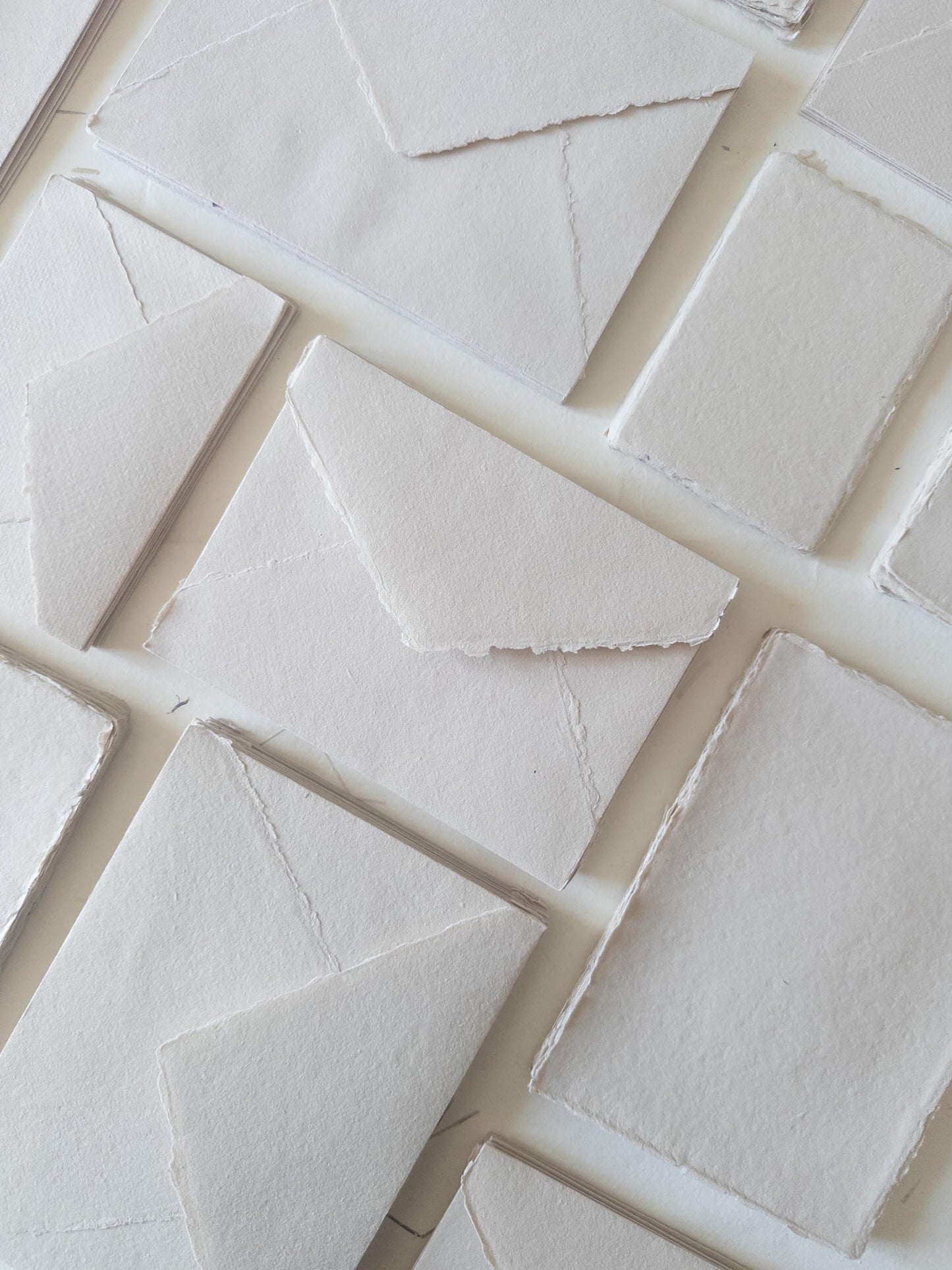 Beige paper Pack of 10 Handmade Beige Cotton Rag Paper & Envelopes – Deckle Edge, Beige Stationery, Assorted Sizes, Faire-Part, Papier Coton