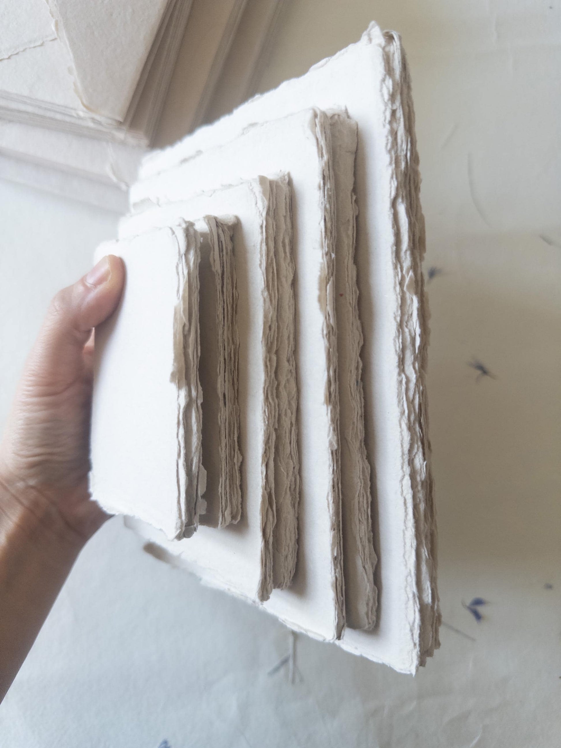 Beige paper Pack of 10 Handmade Beige Cotton Rag Paper & Envelopes – Deckle Edge, Beige Stationery, Assorted Sizes, Faire-Part, Papier Coton