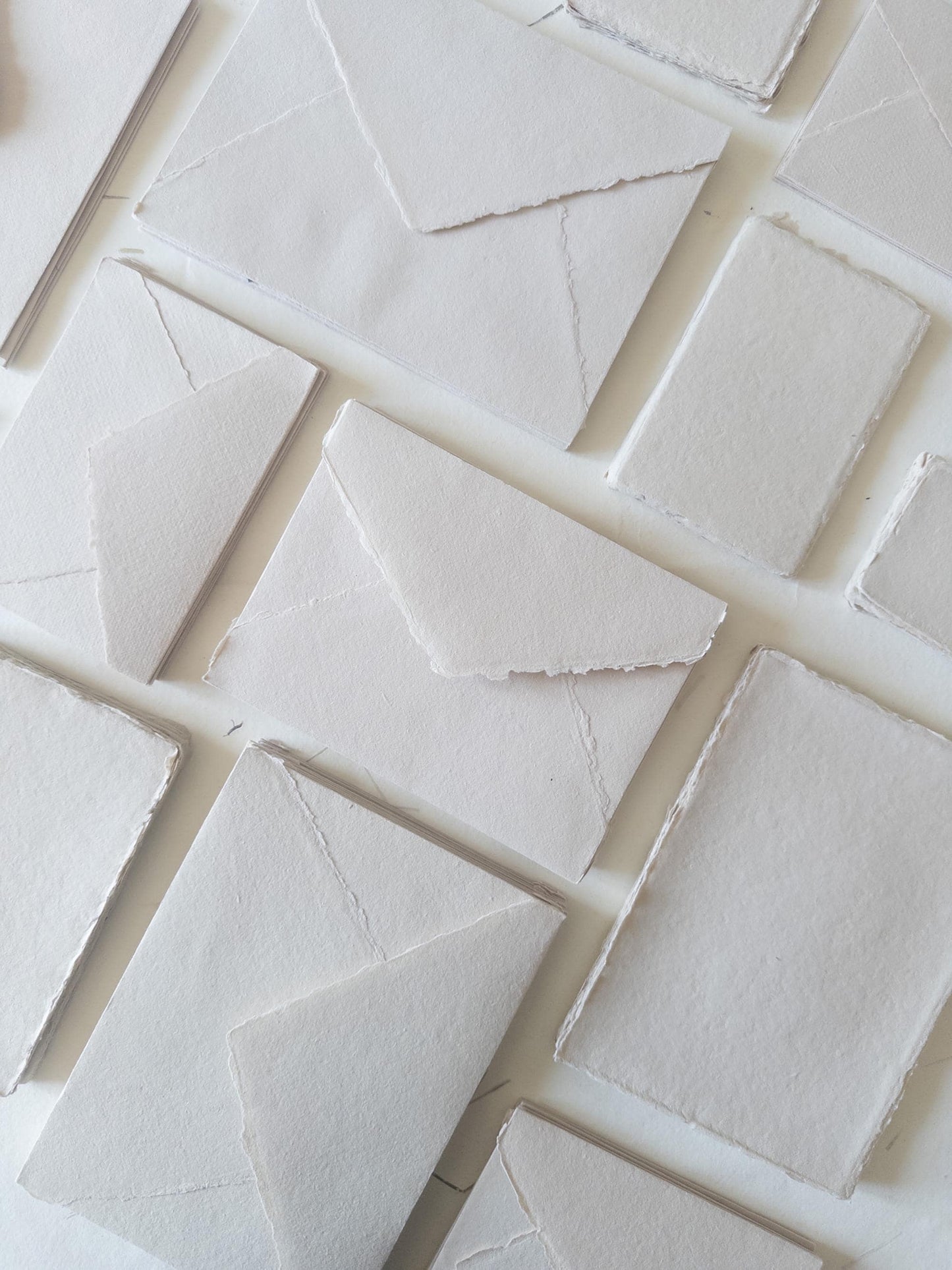 Beige paper Pack of 10 Handmade Beige Cotton Rag Paper & Envelopes – Deckle Edge, Beige Stationery, Assorted Sizes, Faire-Part, Papier Coton