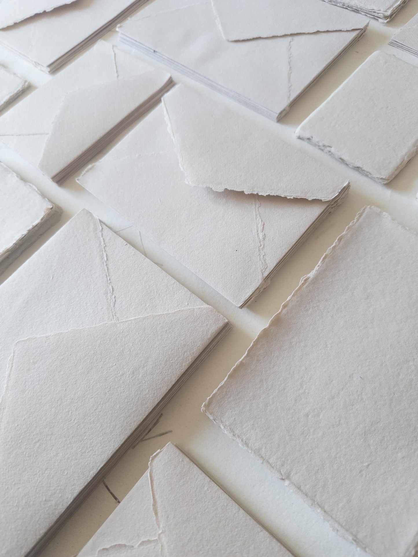 Beige paper Pack of 10 Handmade Beige Cotton Rag Paper & Envelopes – Deckle Edge, Beige Stationery, Assorted Sizes, Faire-Part, Papier Coton