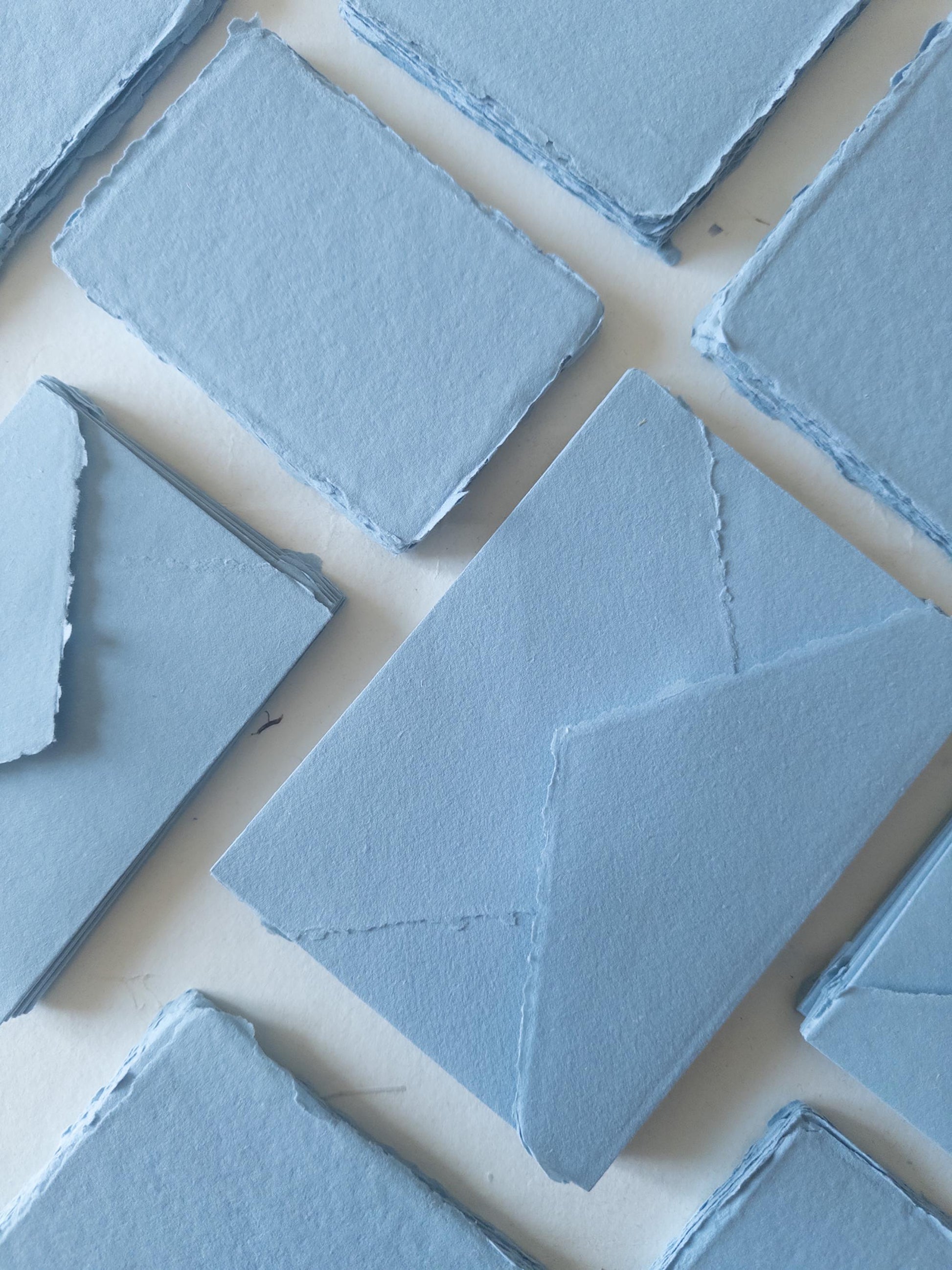 Dusty Blue paper Pack of 10 Handmadedeckle edge Rag Paper & Envelopes , French blue Stationery,papier bleu poudré, Faire-Part, Papier Coton