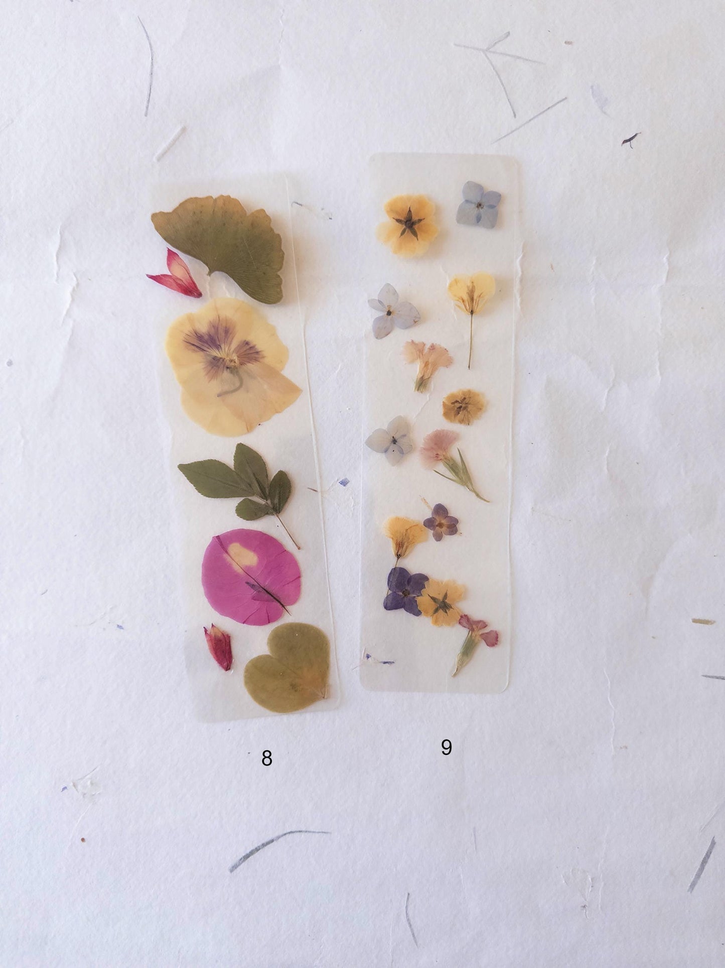 Transparent pressed flower bookmark, mixed flowers, handmade bookmark, gift, dried flower, fleur séchée , marque page laminated bookmark