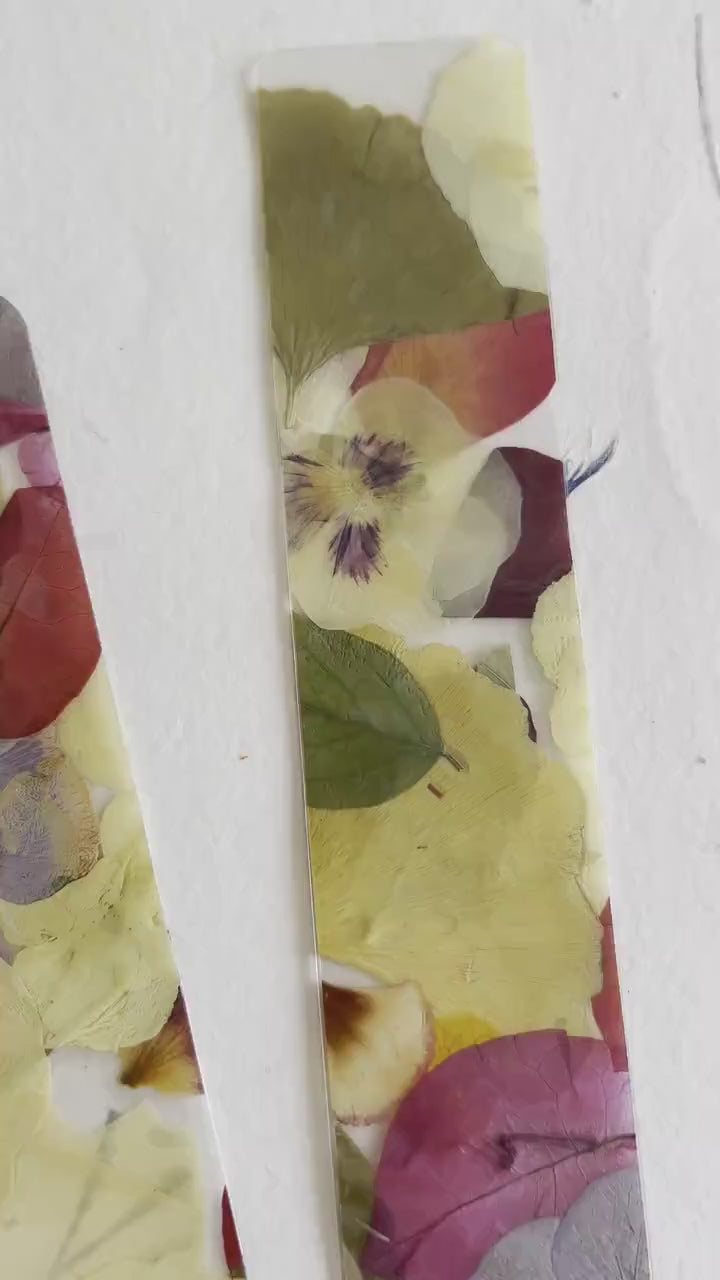 Transparent pressed flower bookmark, mixed flowers, handmade bookmark, gift, dried flower, fleur séchée , marque page