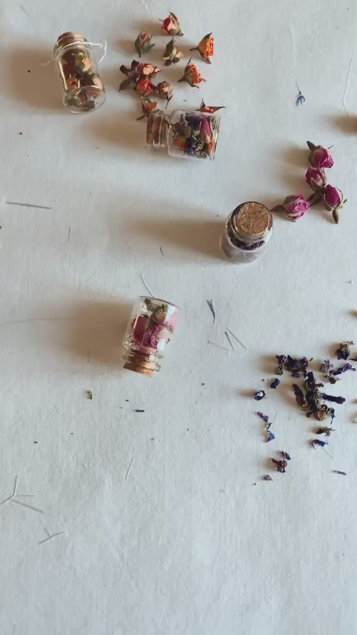 Glass bottle of dried flowers, mixed flowers, dried flowers in a bottle ,Wedding gift, dried flower, fleur séchée ,